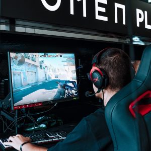 HYPERX ARMADA 240HZ